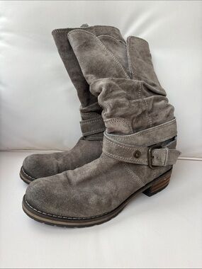 Clarks Women’s Gray Suede Slouch Ankle Boots with Buckle